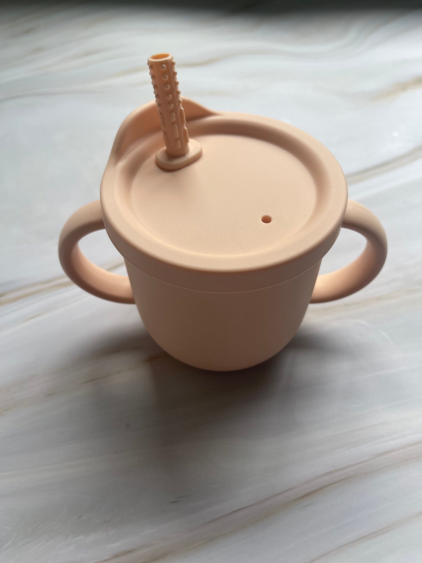 2-in-1 snack & sip cup