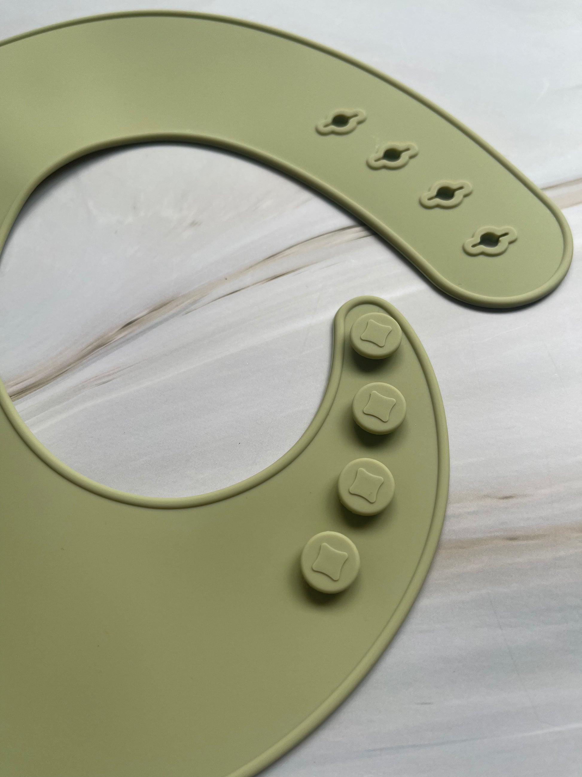 Our silicone bib is long-lasting, save more money
